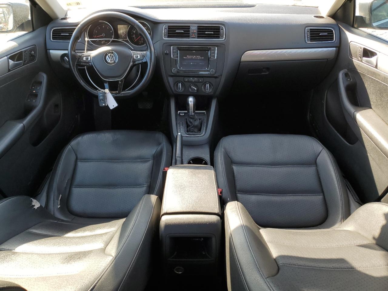 2017 Volkswagen Jetta - Image 8