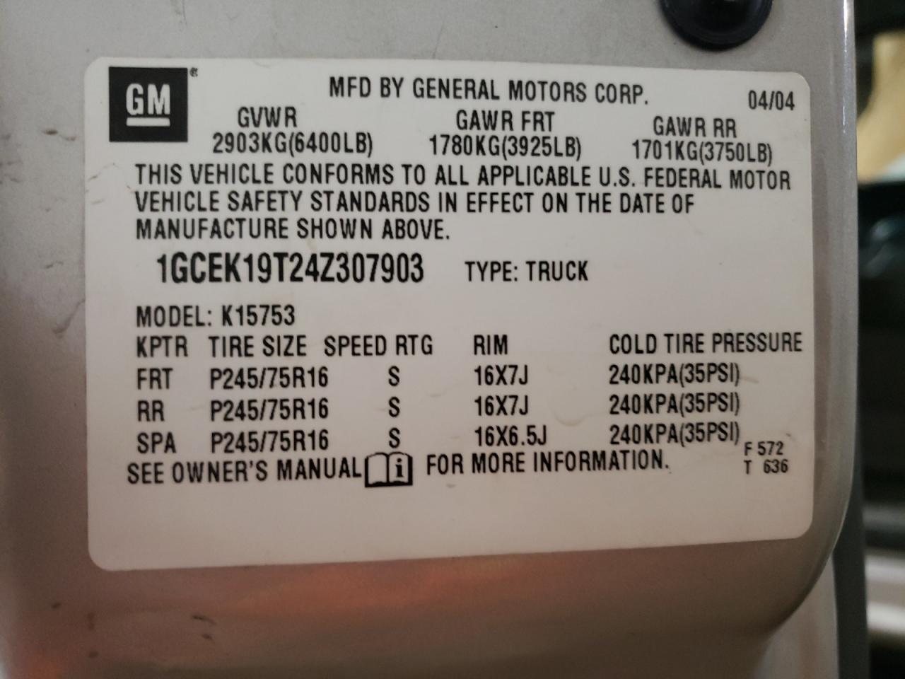 2004 Chevrolet Silverado - Image 12