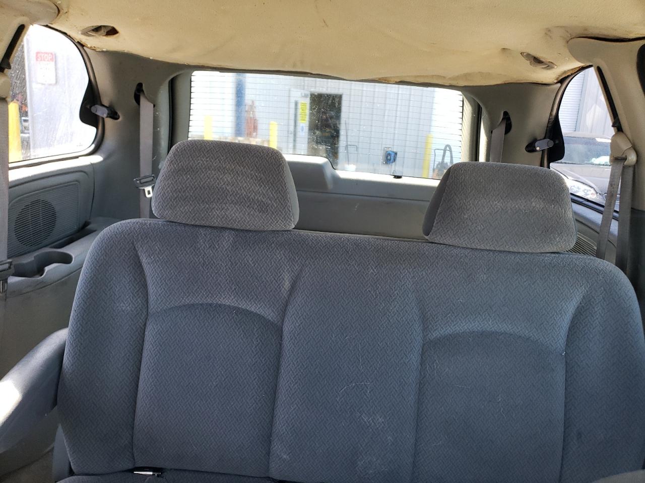 2006 Chrysler Town & Country - Image 10