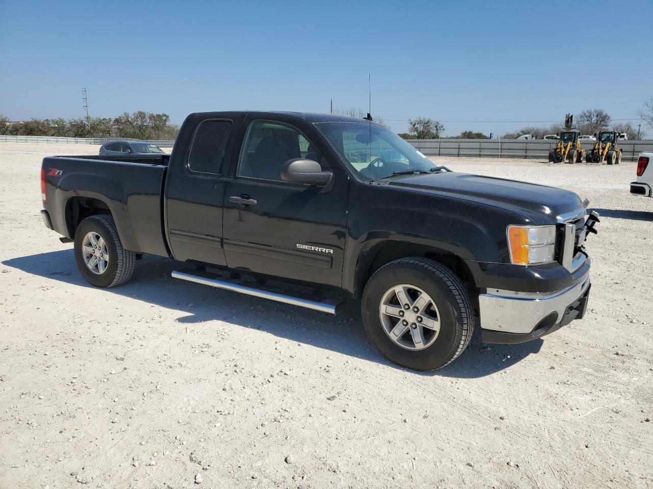 2011 GMC Sierra - Image 4