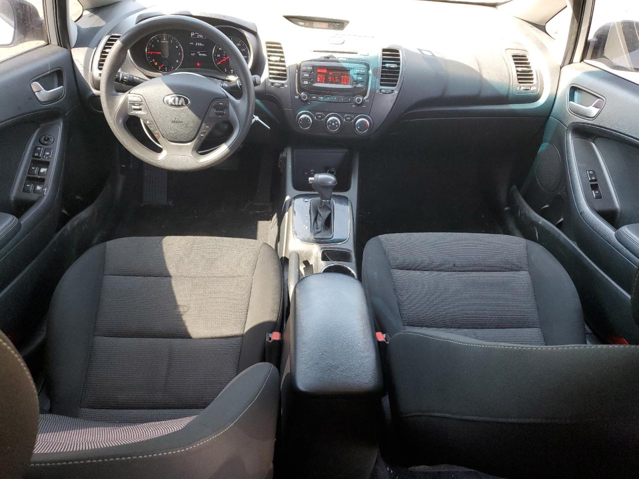 2017 Kia Forte - Image 8