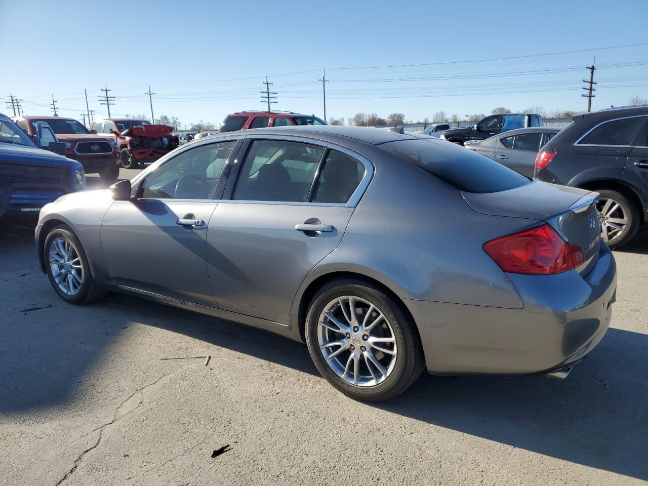 2011 Infiniti G - Image 2