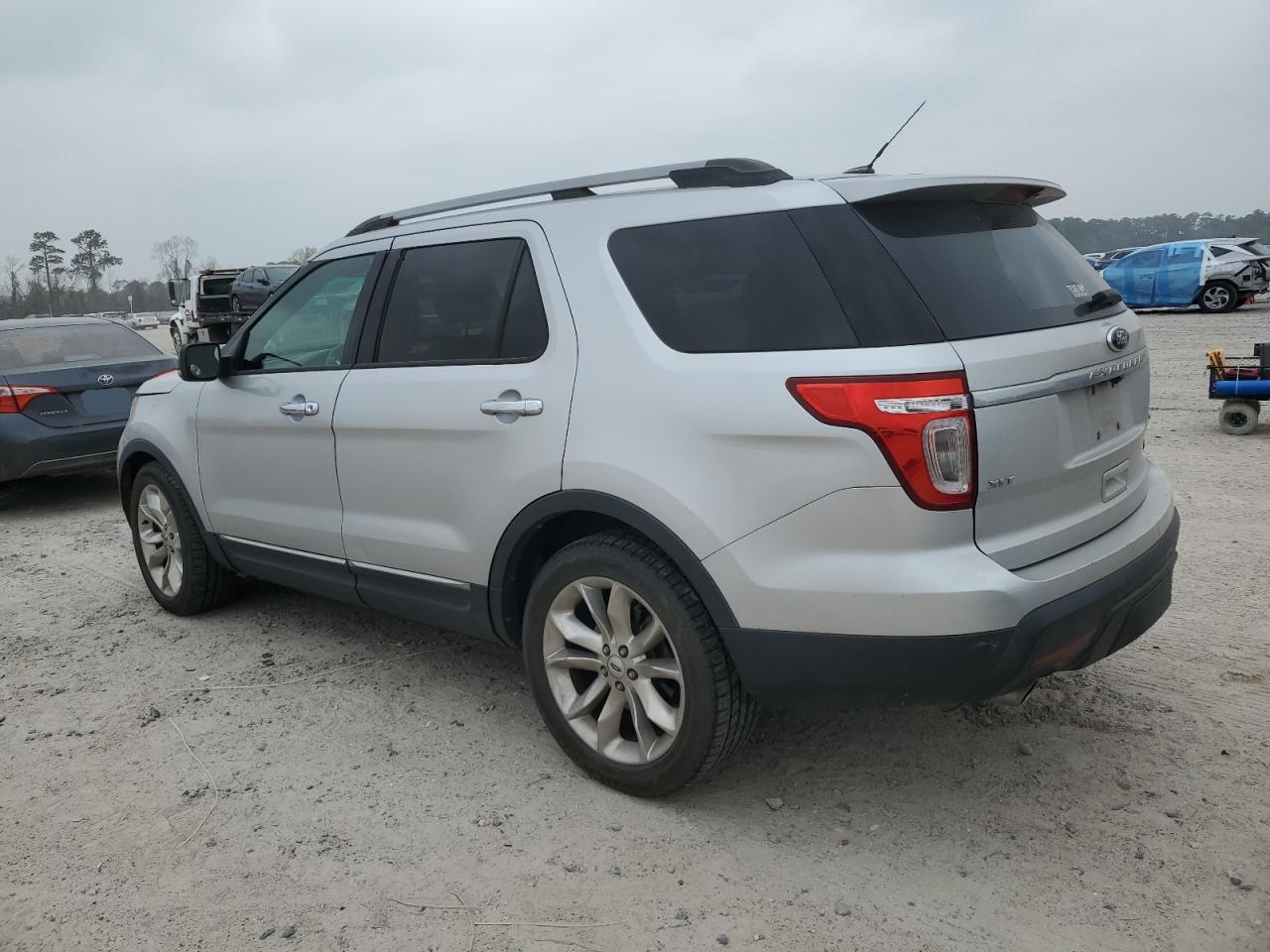 2013 Ford Explorer - Image 2