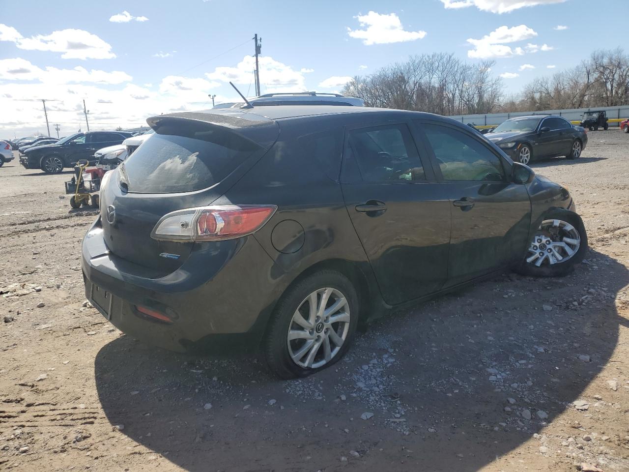 2013 Mazda 3 - Image 3