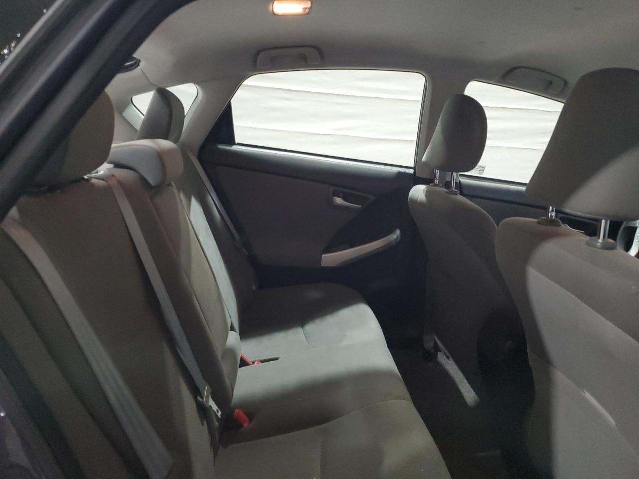 2013 Toyota Prius - Image 11