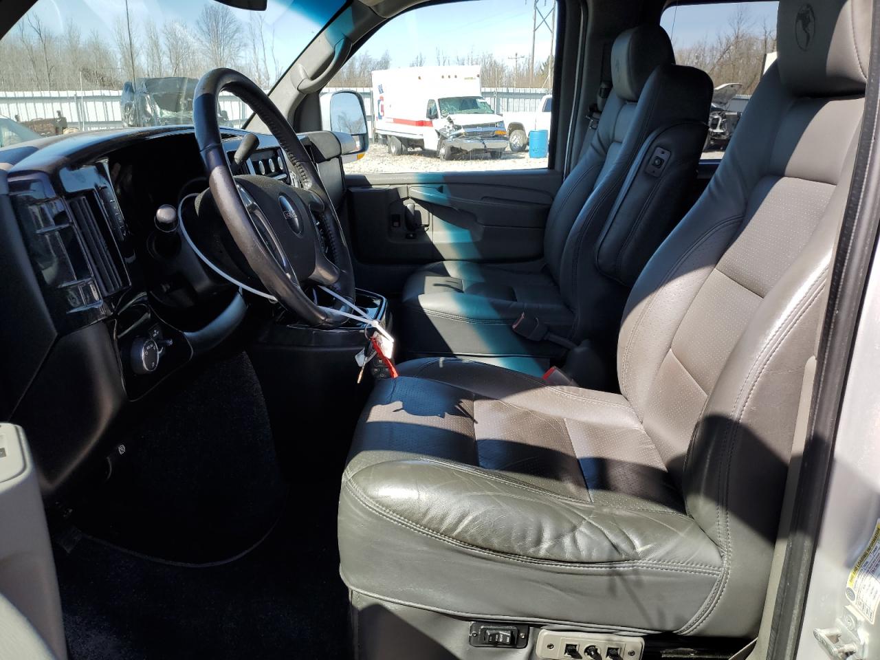 2011 GMC Savana - Image 7