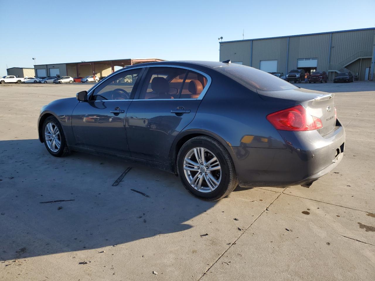 2010 Infiniti G - Image 2