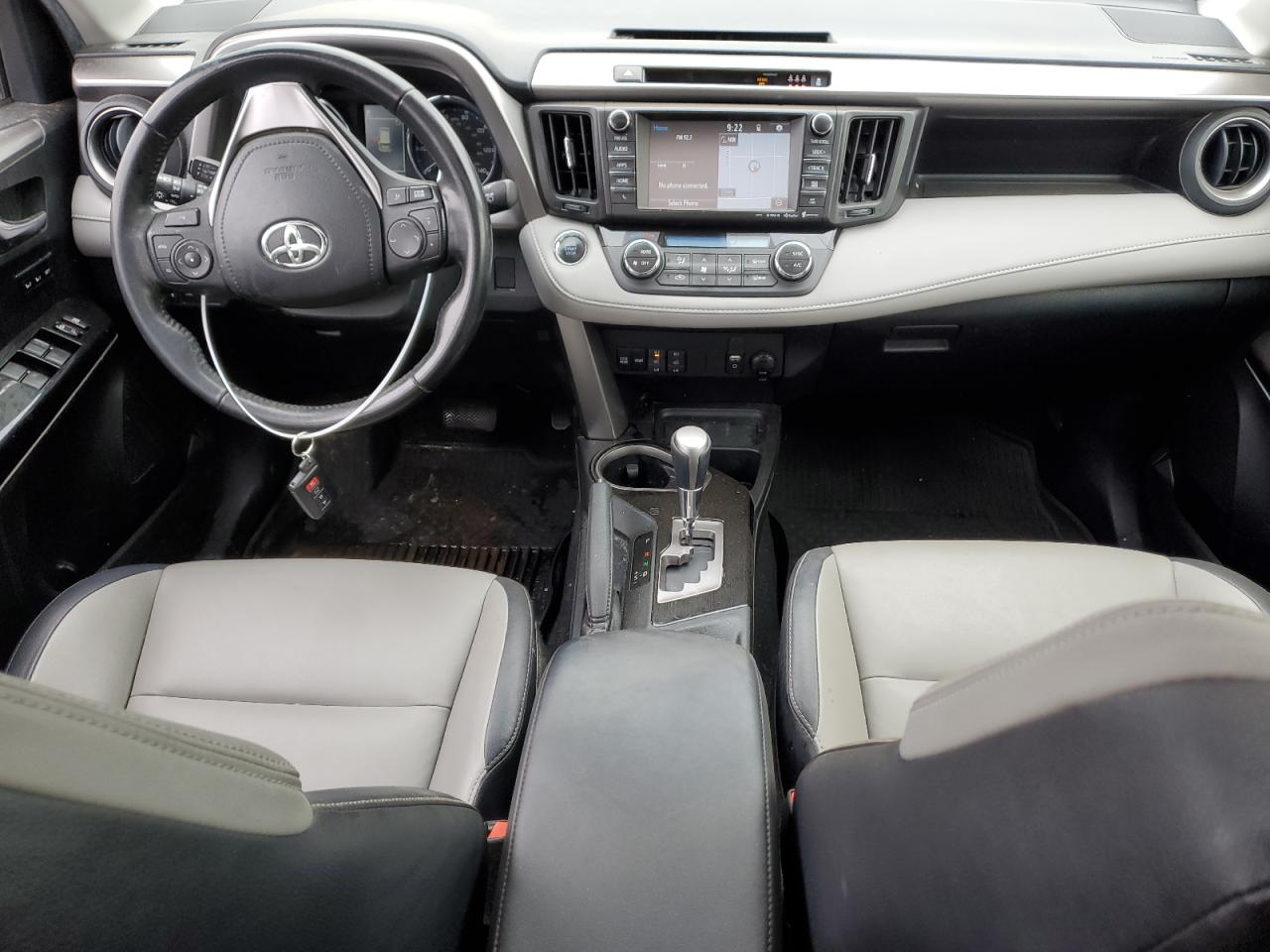 2017 Toyota RAV 4 - Image 8