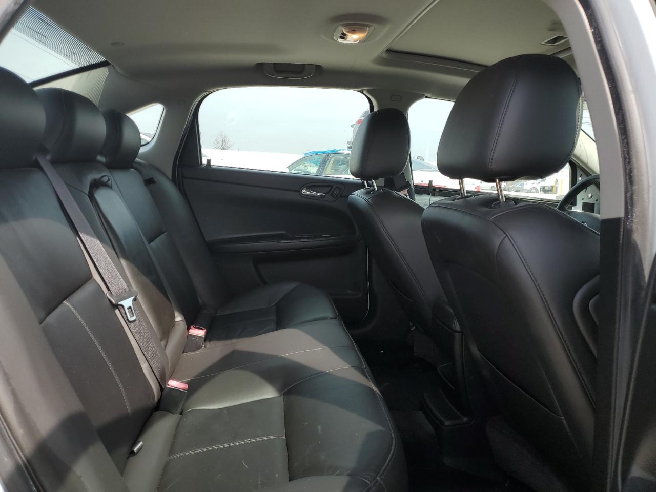 2010 Chevrolet Impala - Image 10