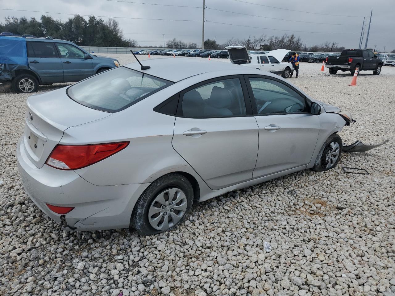2015 Hyundai Accent - Image 3