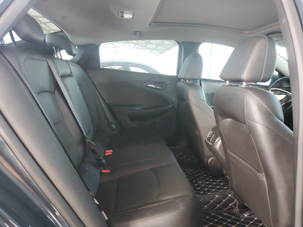 2019 Chevrolet Malibu - Image 10