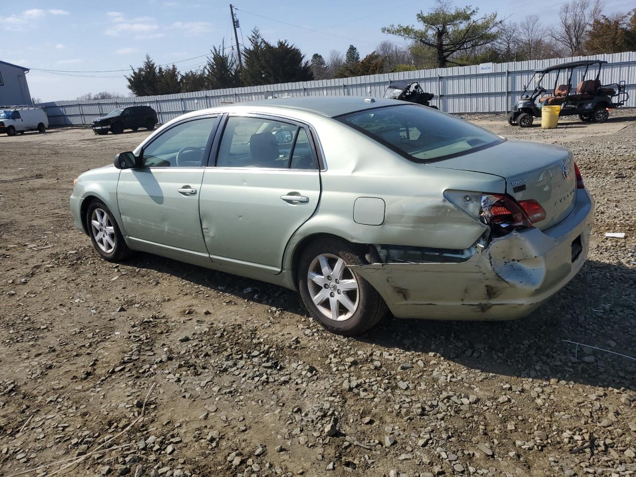 2009 Toyota Avalon - Image 2