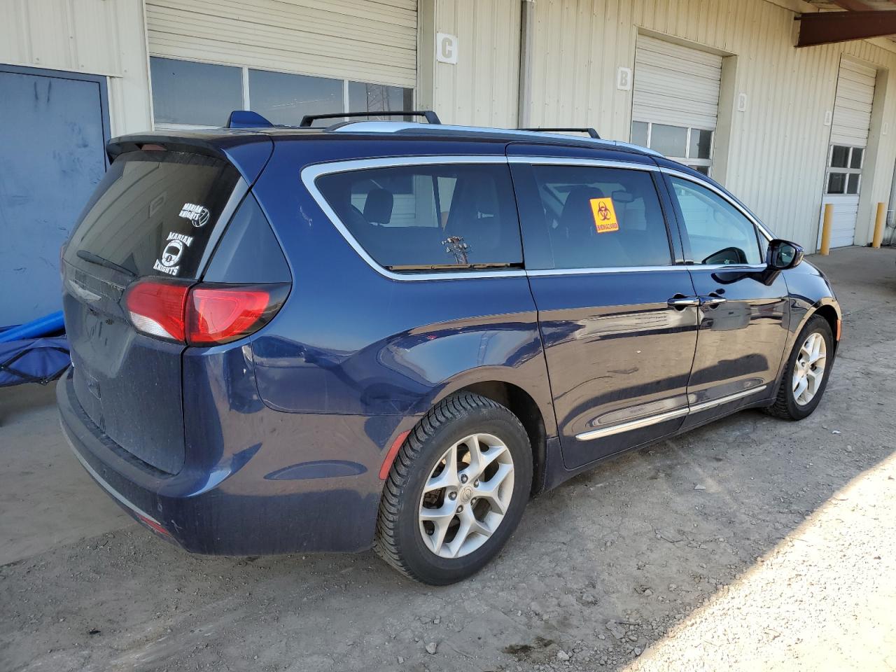 2017 Chrysler Pacifica - Image 3