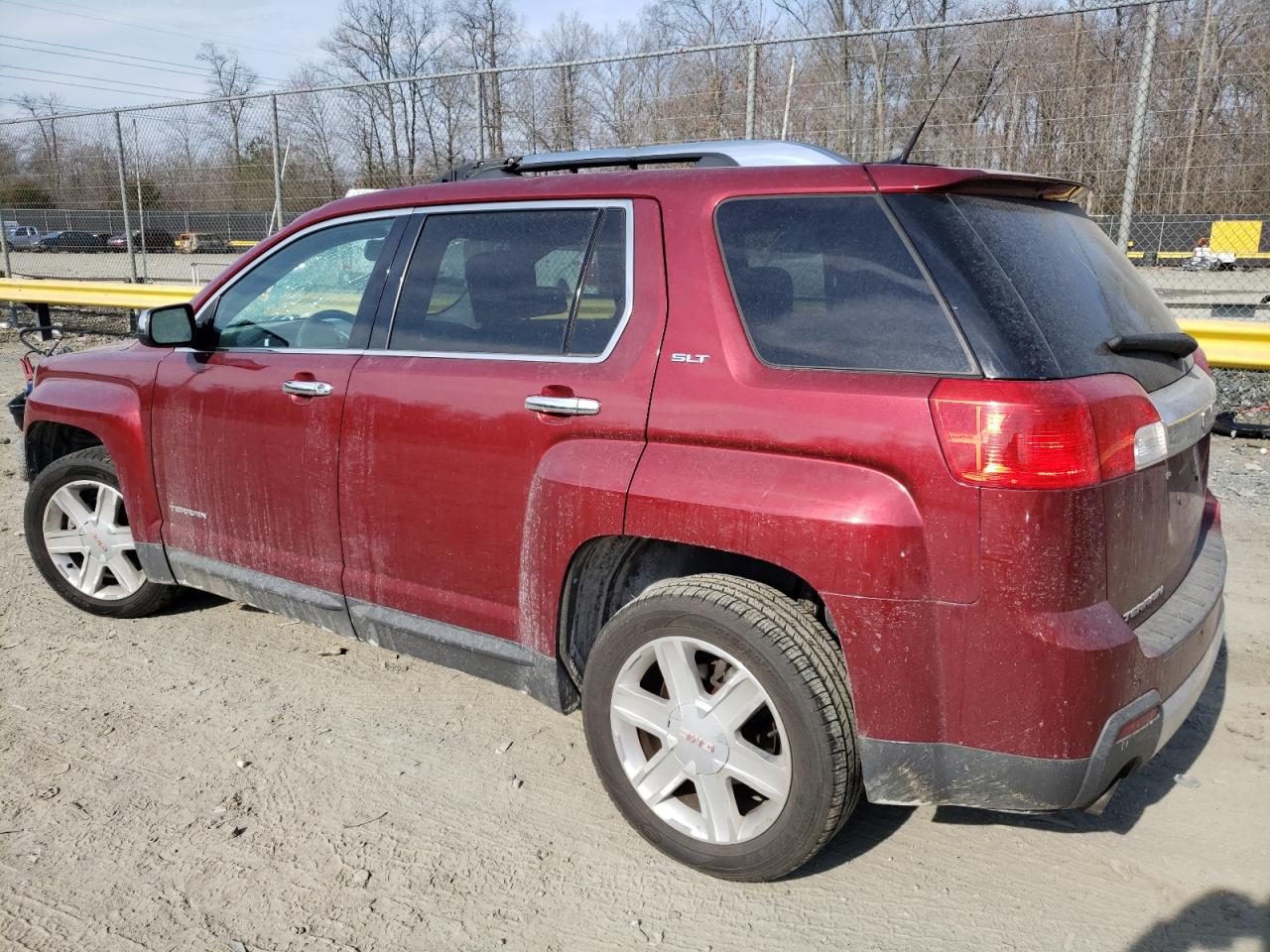 2010 GMC Terrain - Image 2