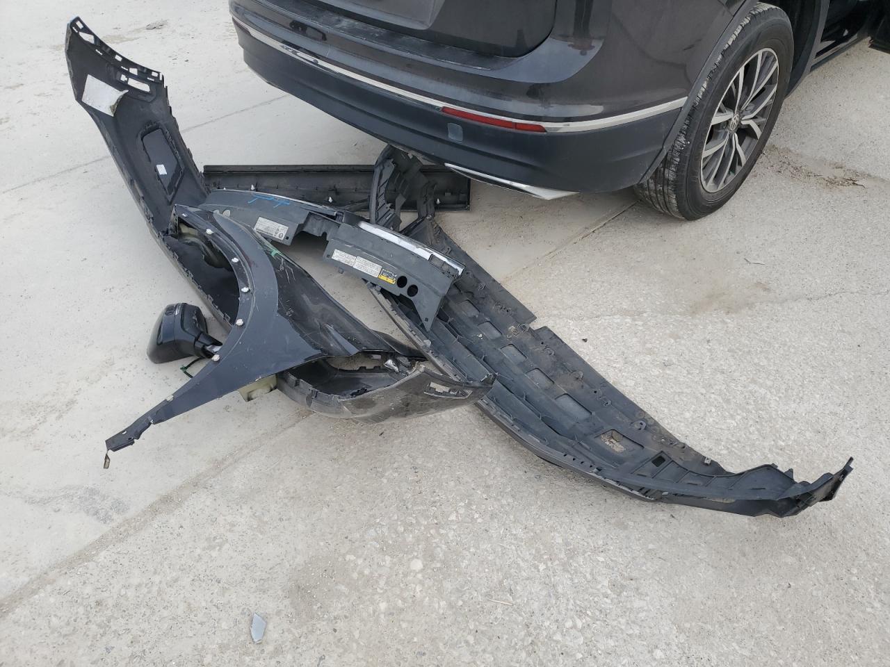 2018 Volkswagen Tiguan - Image 13