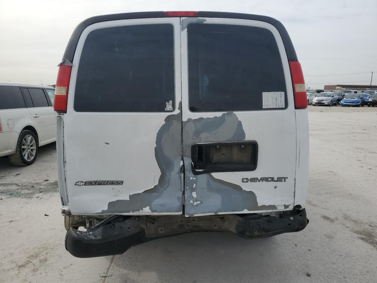 2006 Chevrolet Express - Image 6
