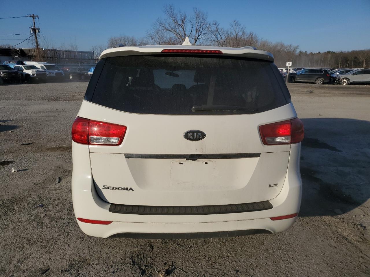 2015 Kia Sedona - Image 6