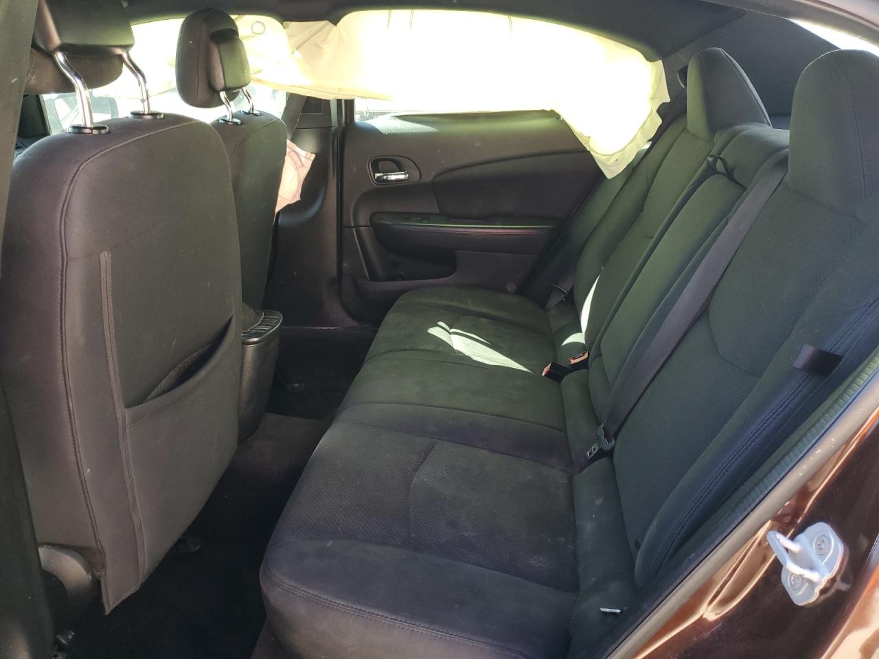 2012 Chrysler 200 - Image 10