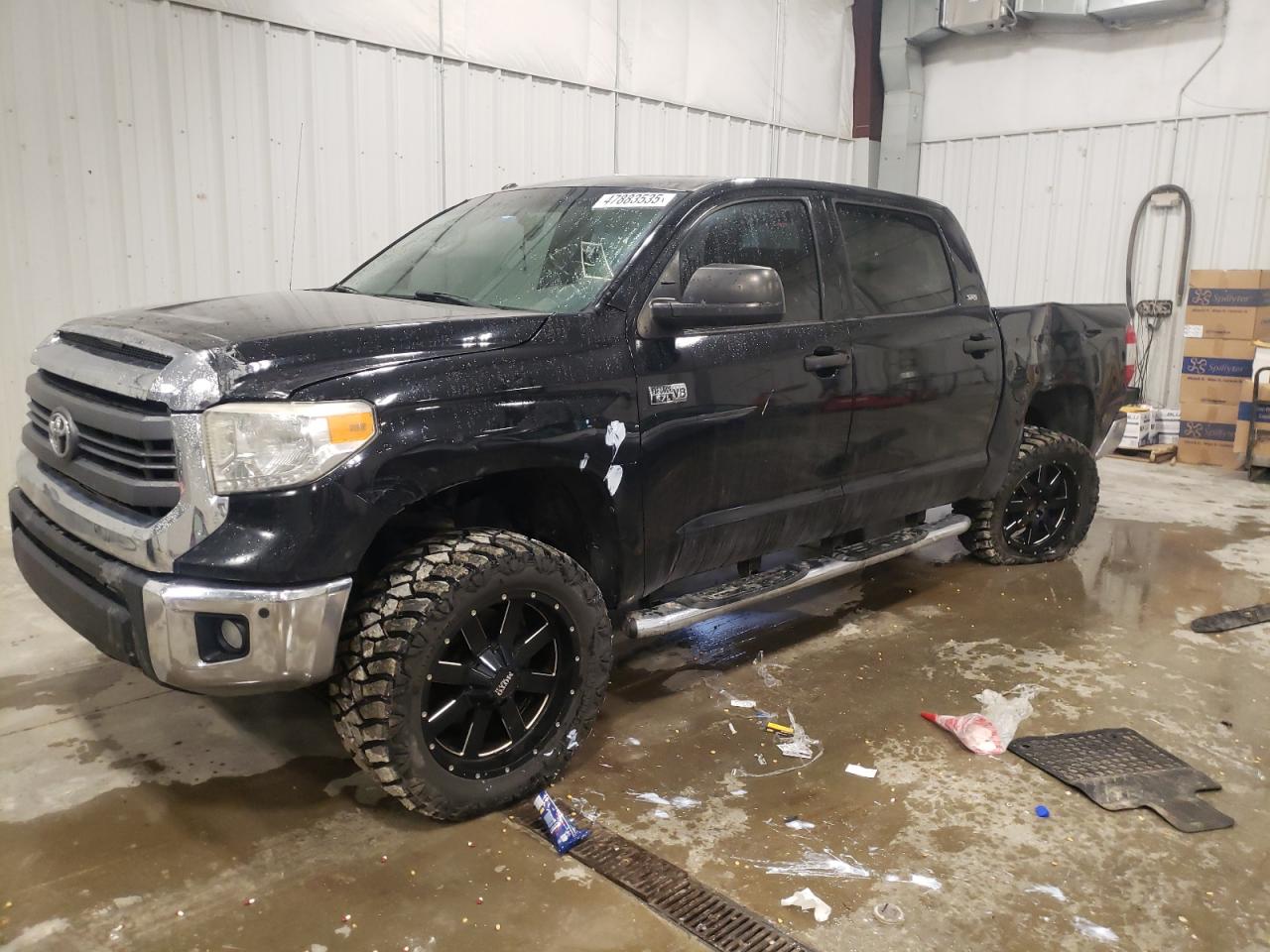 2014 Toyota Tundra Crewmax Sr5 na sprzedaż w Franklin, WI - Side