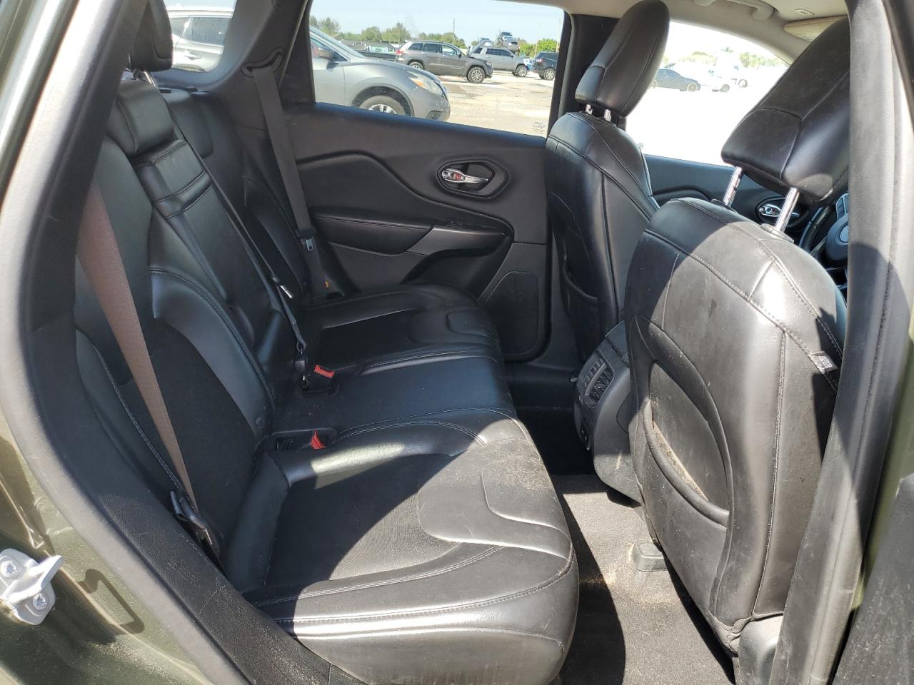 2019 Jeep Grand Cherokee - Image 10