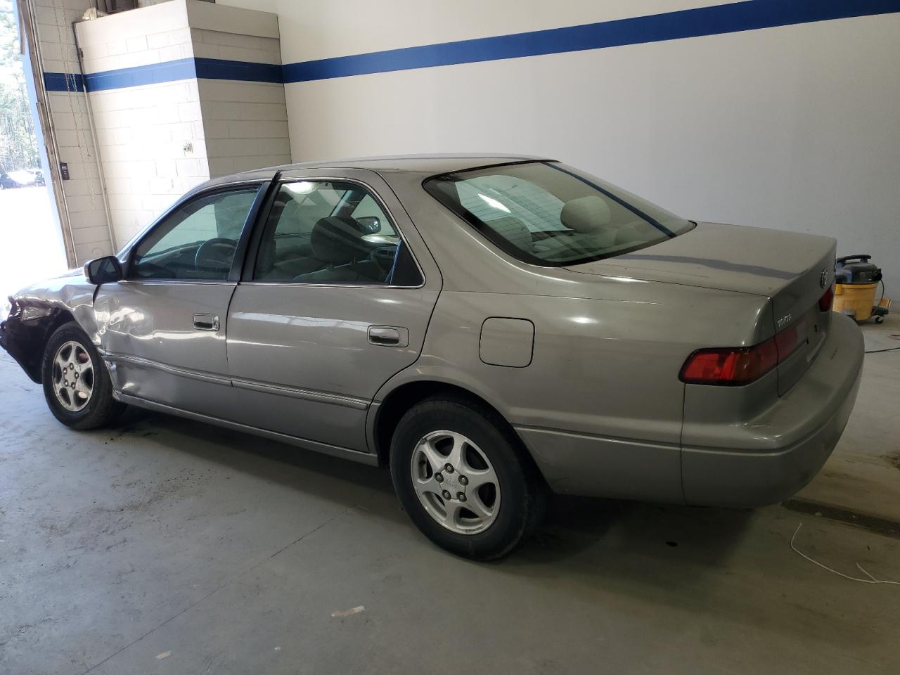 1997 Toyota Camry - Image 2