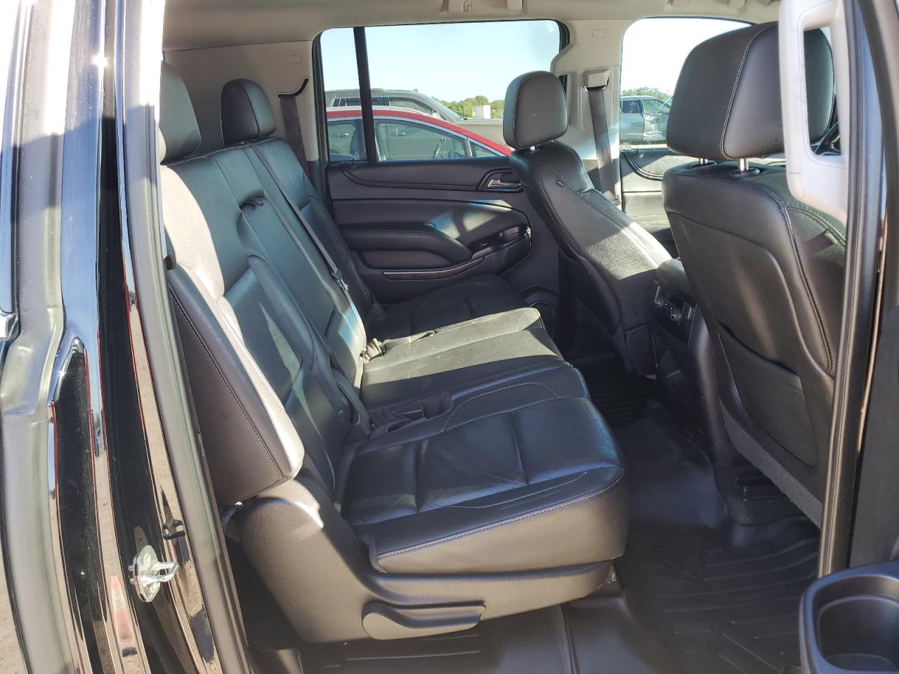 2015 Chevrolet Suburban - Image 11