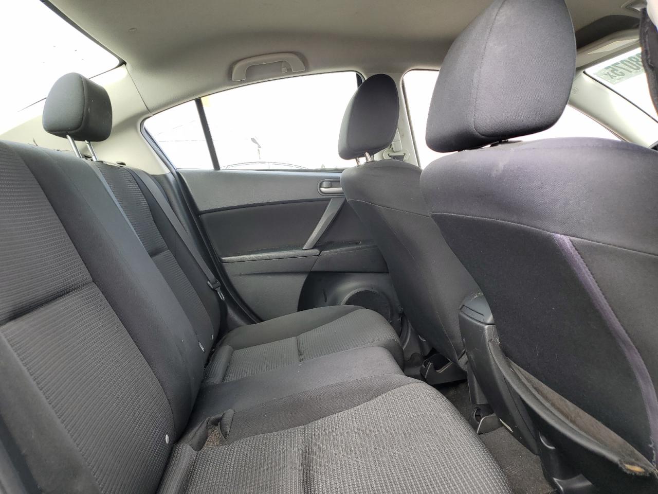 2012 Mazda 3 - Image 10