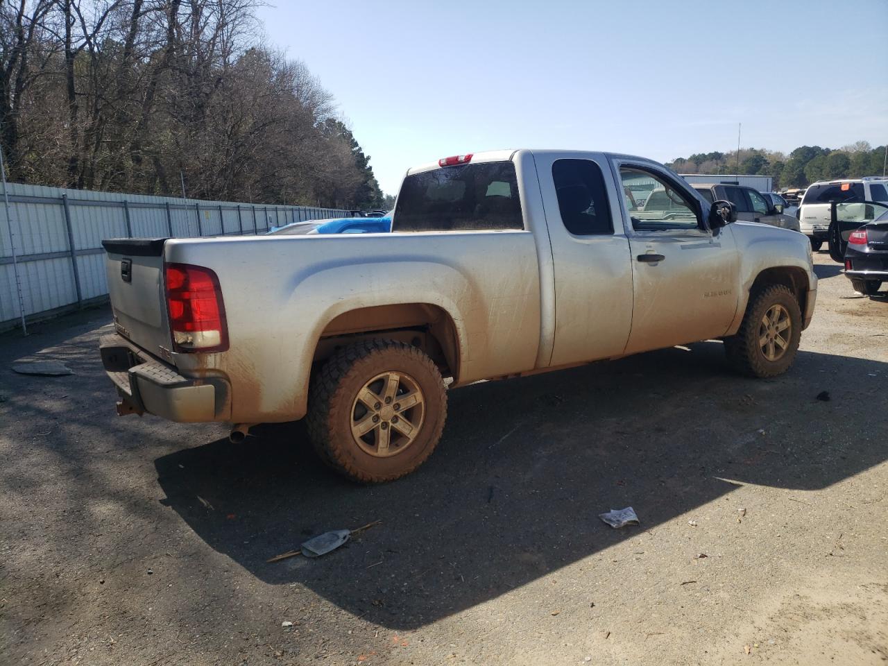 2010 GMC Sierra - Image 3