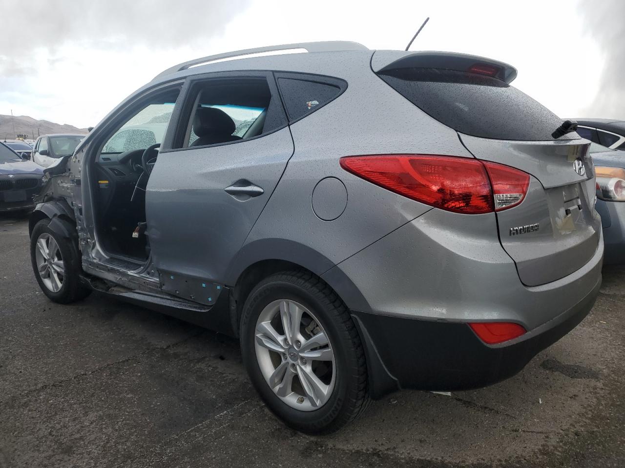 2011 Hyundai Tucson - Image 2