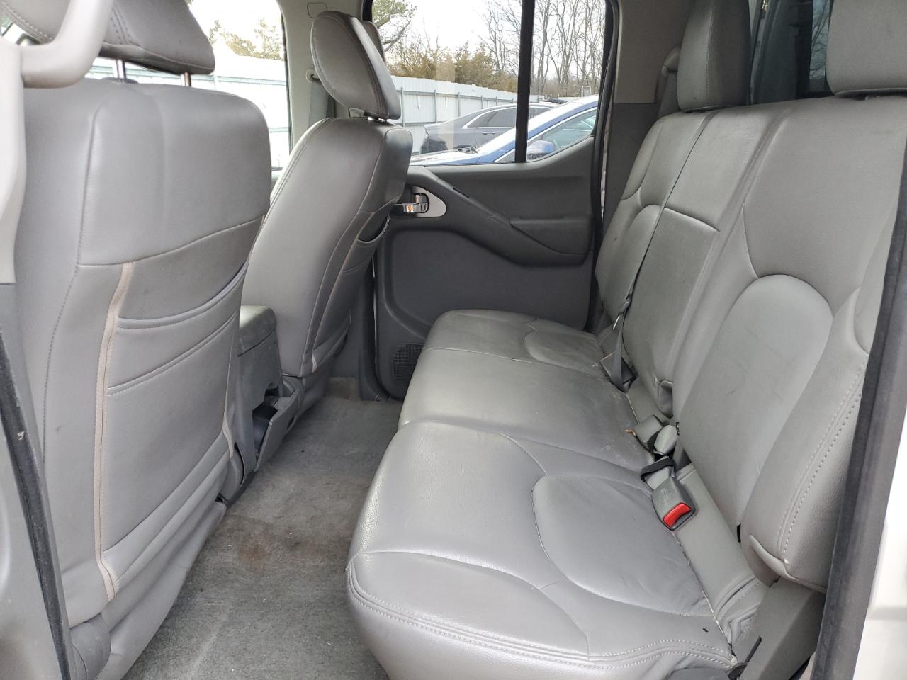 2015 Nissan Navara (Frontier) - Image 10