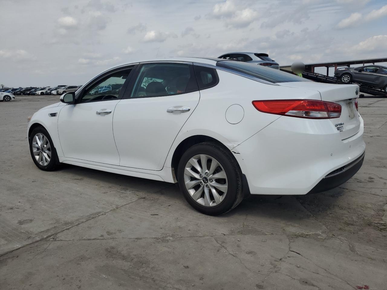 2016 Kia Optima - Image 2