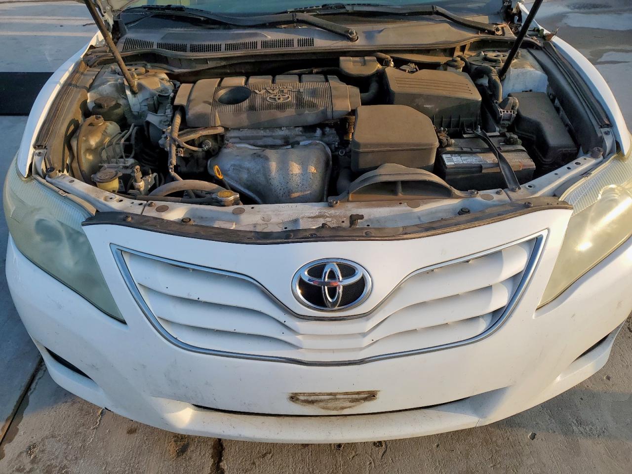 2010 Toyota Camry - Image 11