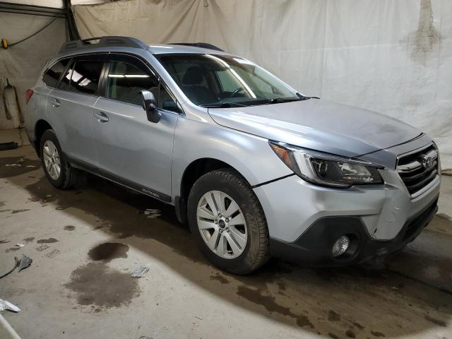  SUBARU OUTBACK 2018 Srebrny
