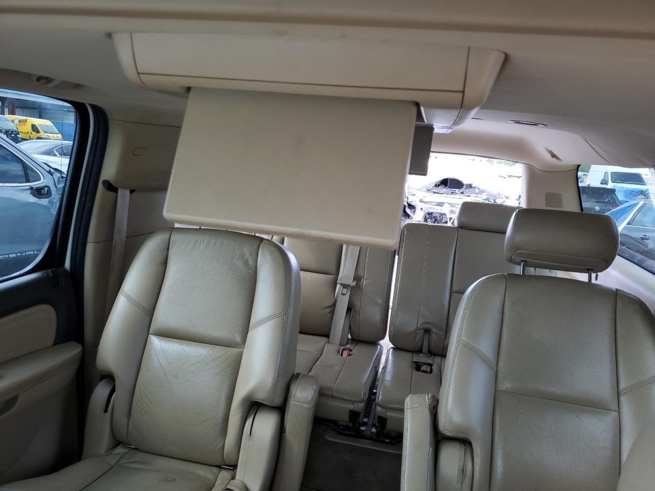 2010 GMC Yukon - Image 10