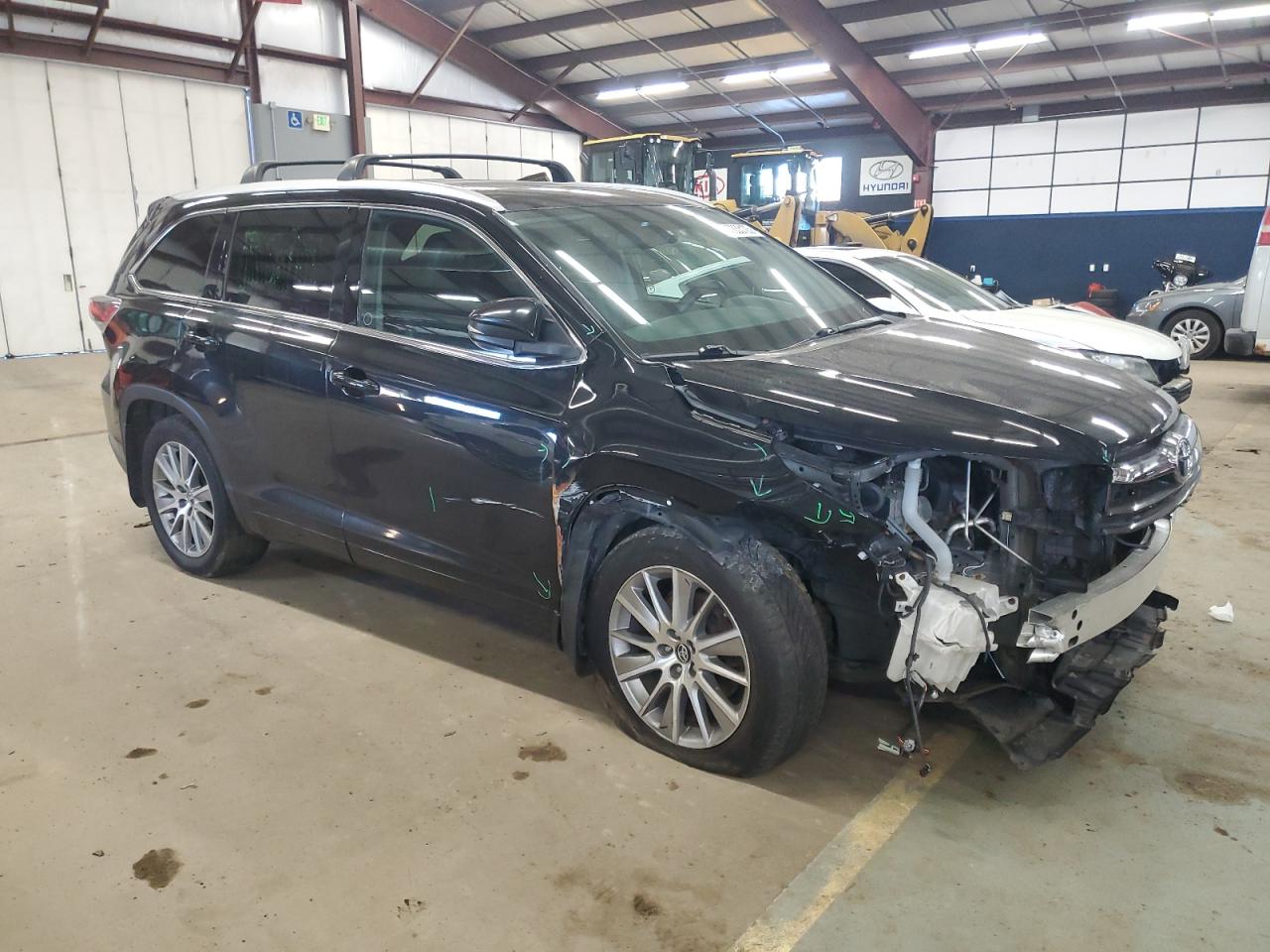 2016 Toyota Highlander - Image 4