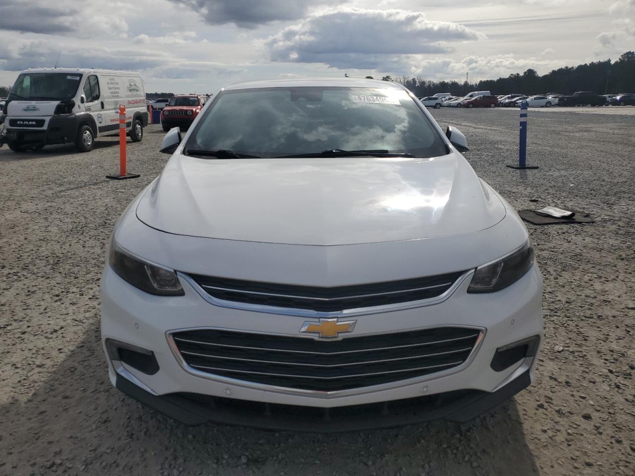 2016 Chevrolet Malibu - Image 5