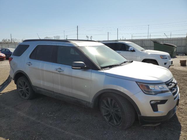  FORD EXPLORER 2018 Серебристый