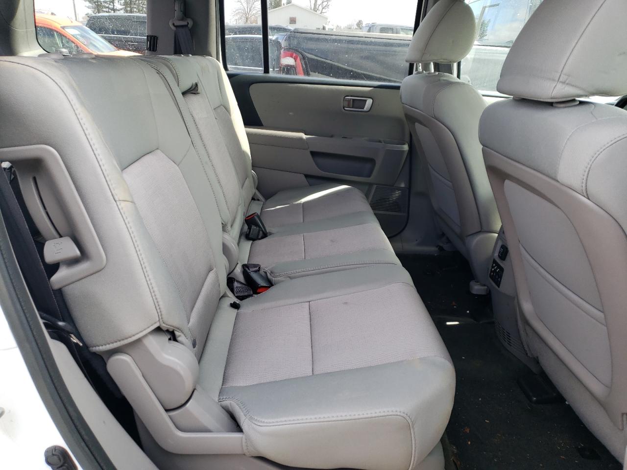 2015 Honda Pilot - Image 10