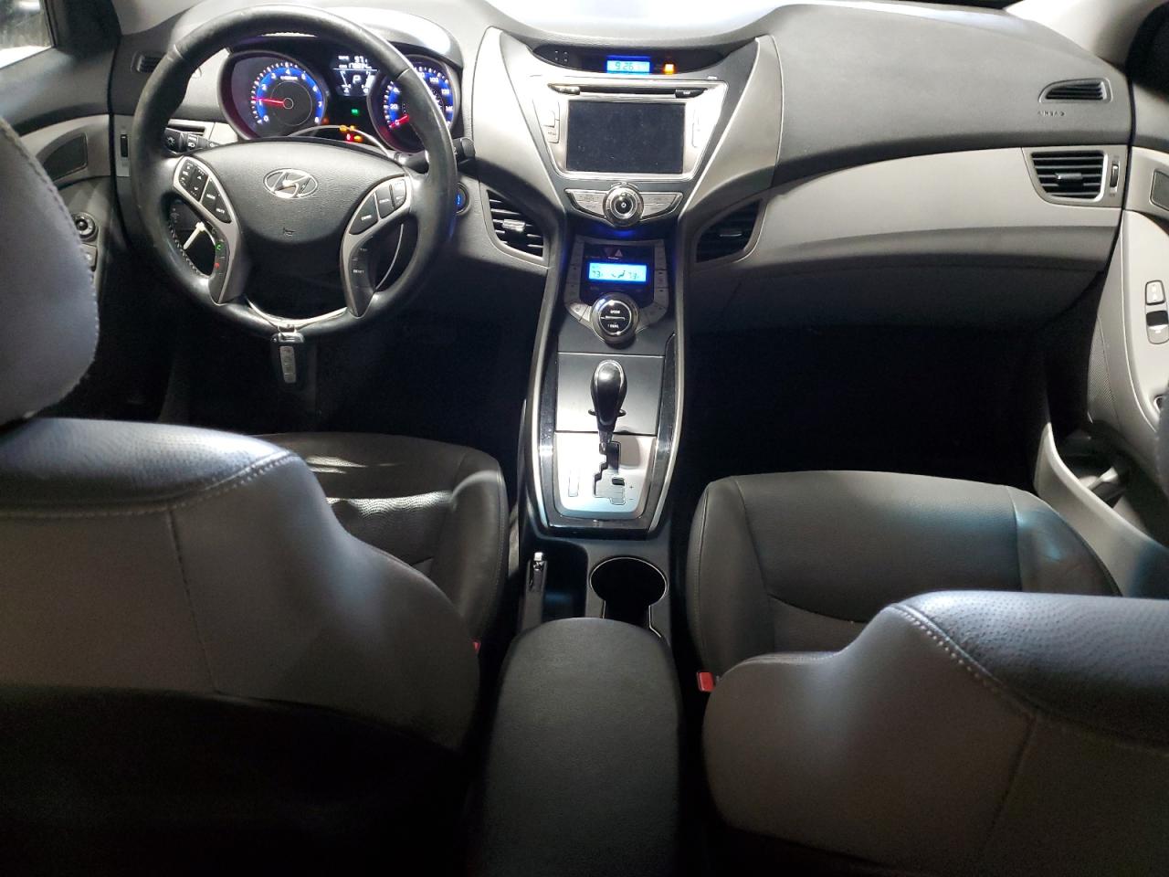 2013 Hyundai Elantra - Image 8