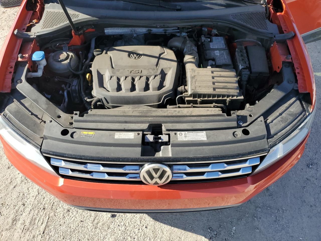 2018 Volkswagen Tiguan - Image 13