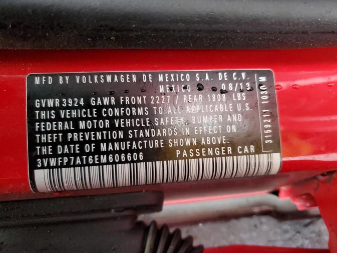 2014 Volkswagen Beetle - Image 12