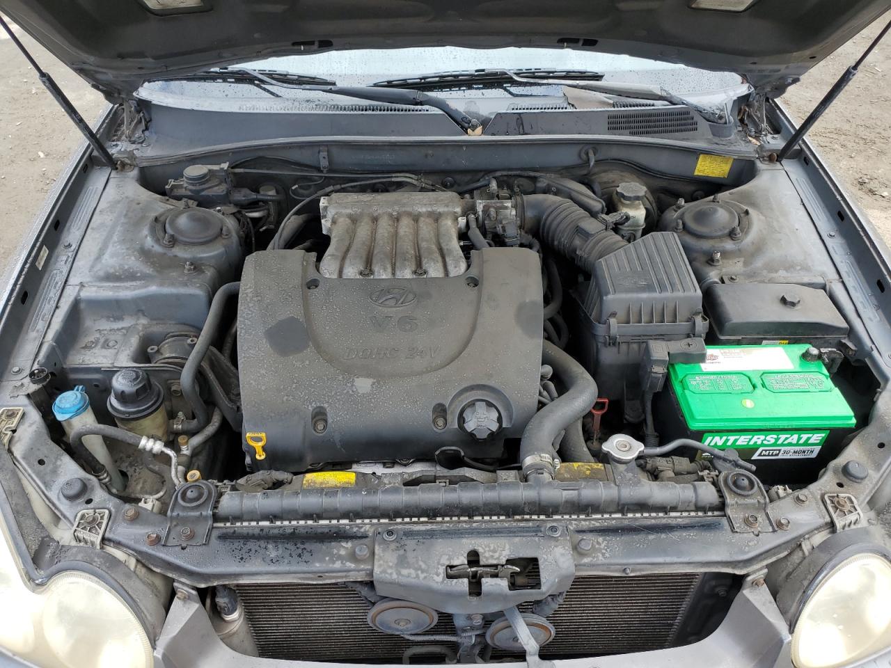 2004 Hyundai Sonata - Image 13