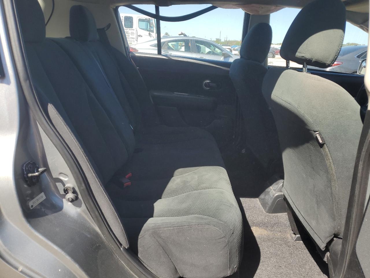 2012 Nissan Versa - Image 10