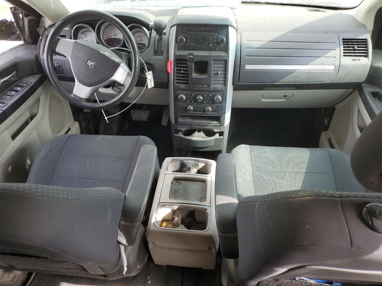 2010 Dodge Caravan - Image 8