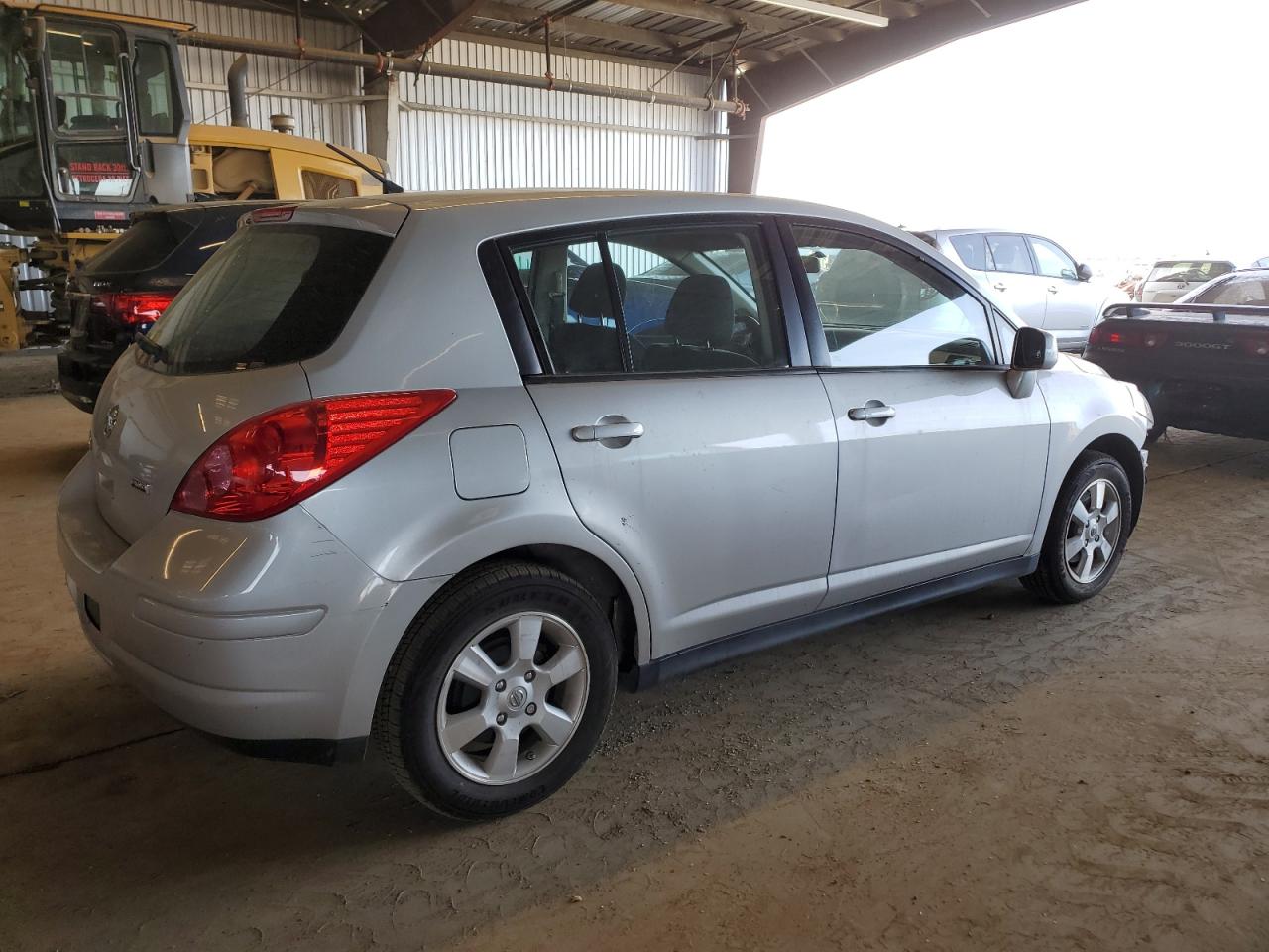 2012 Nissan Versa - Image 3