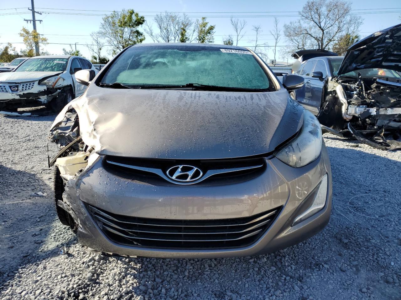 2016 Hyundai Elantra - Image 5