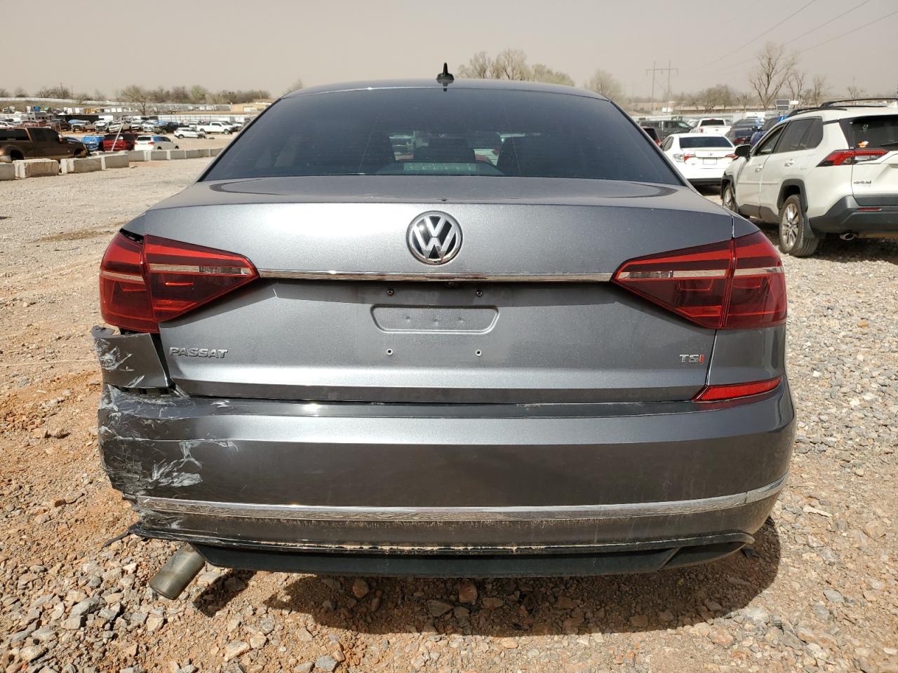 2017 Volkswagen Passat - Image 6