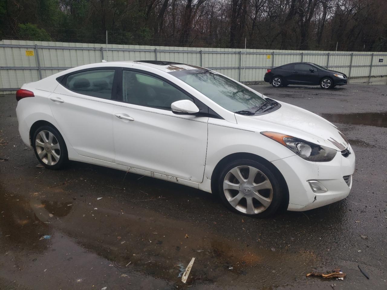 2012 Hyundai Elantra - Image 4