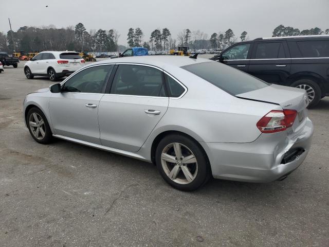  VOLKSWAGEN PASSAT 2013 Srebrny