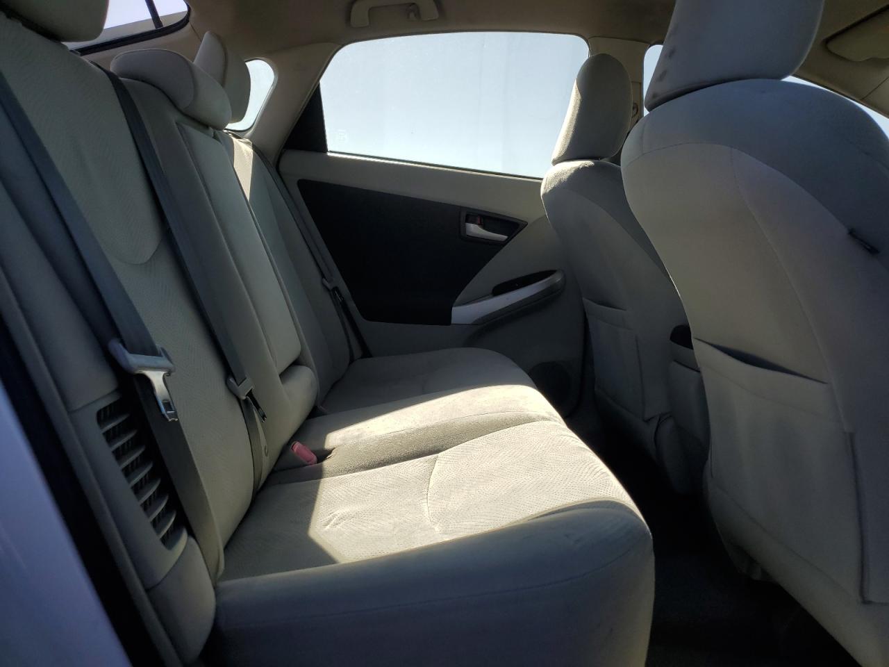 2010 Toyota Prius - Image 11